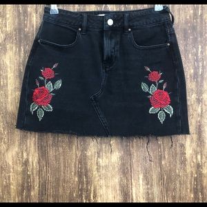 Pacsun Dark Wash Embroidered Skirt sz 26